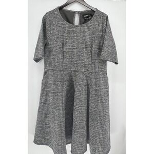 Torrid Black Houndstooth Scuba Knit Skater Dress Size 1 w/pockets